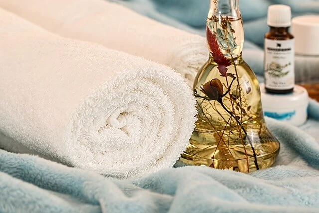 Day Spa - towels and oils